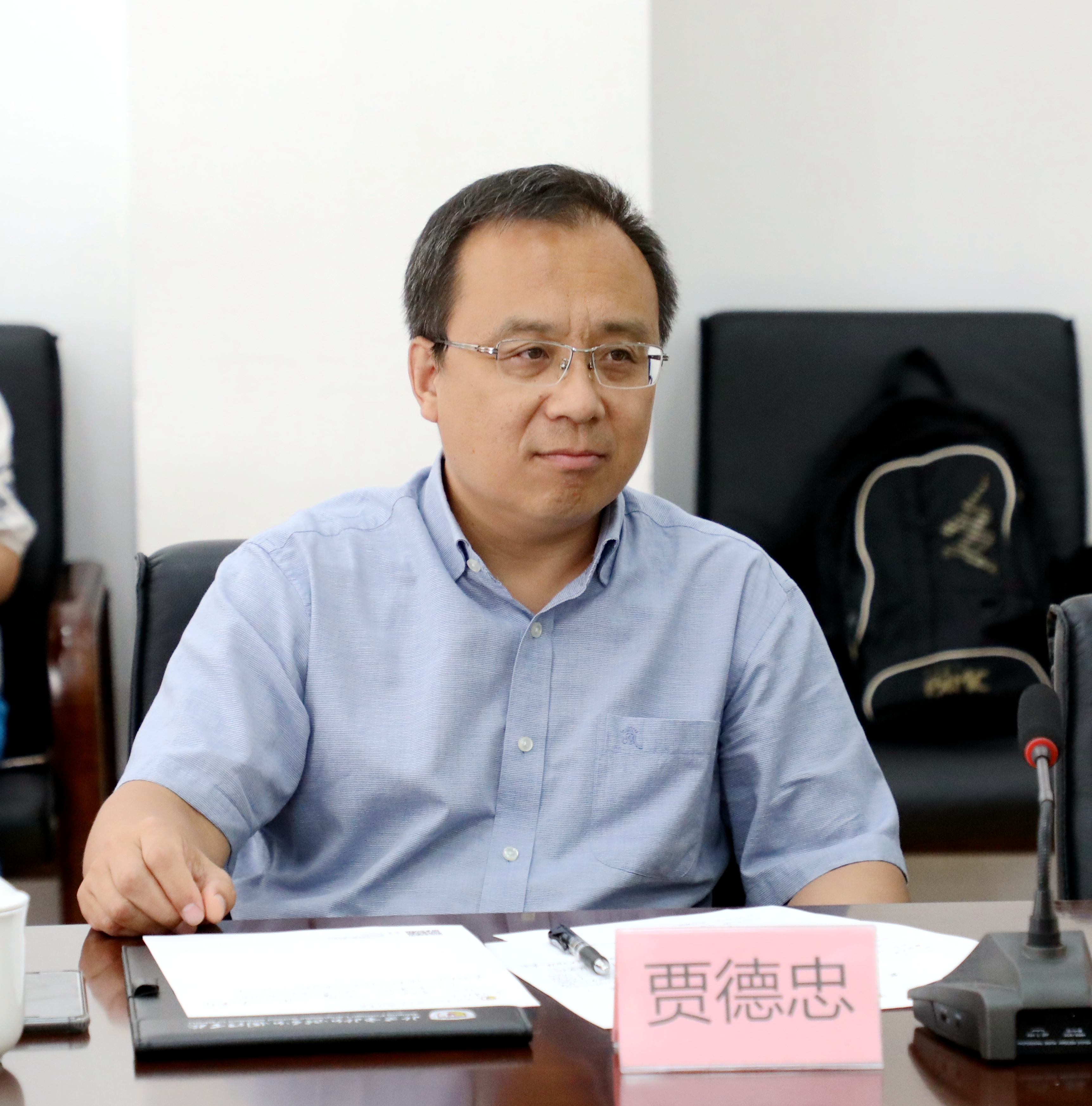 我校63级法语班校友捐赠史料