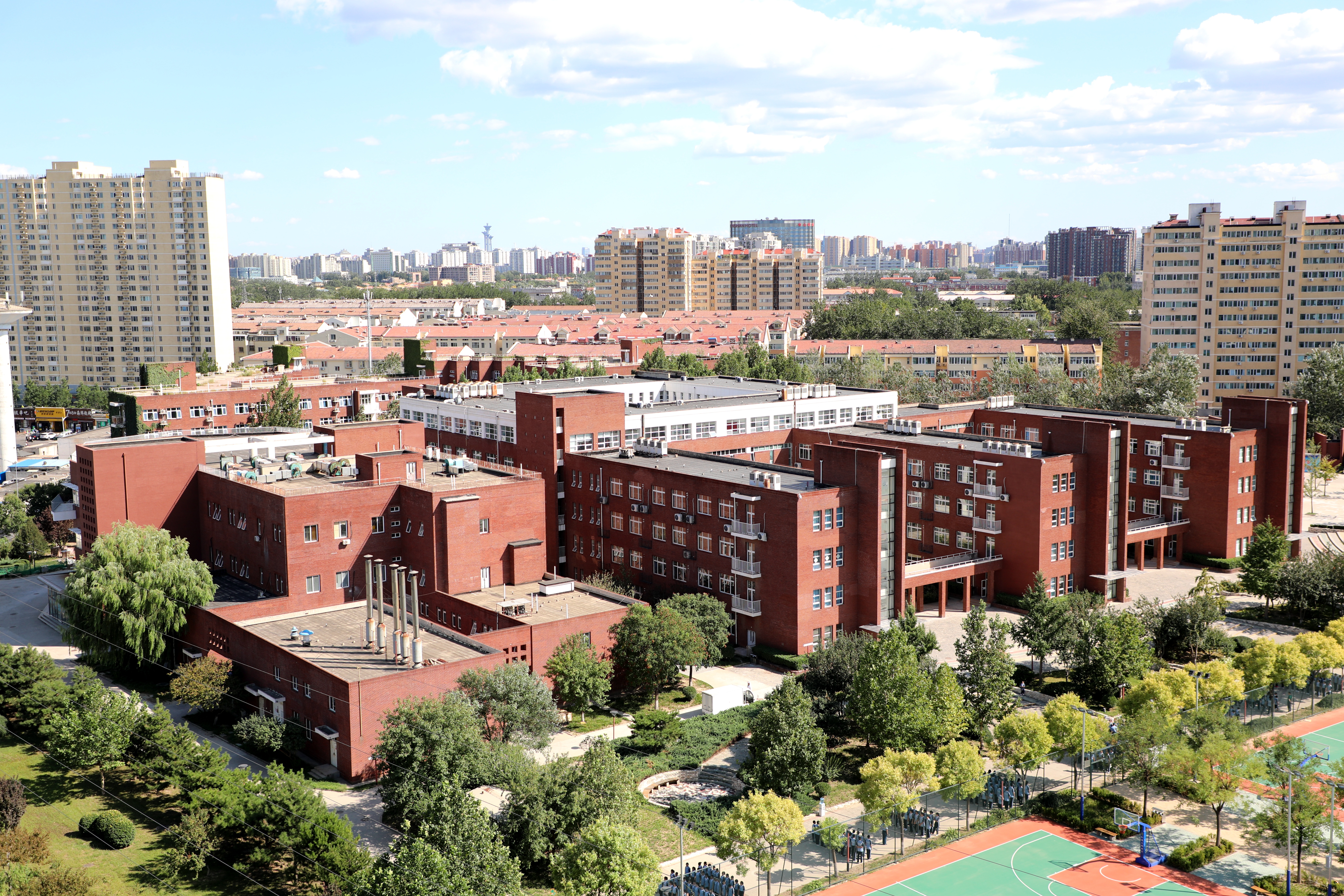 首页 学校简介 校园风景与校园文化北外附校根据"文化校园""智能校园"